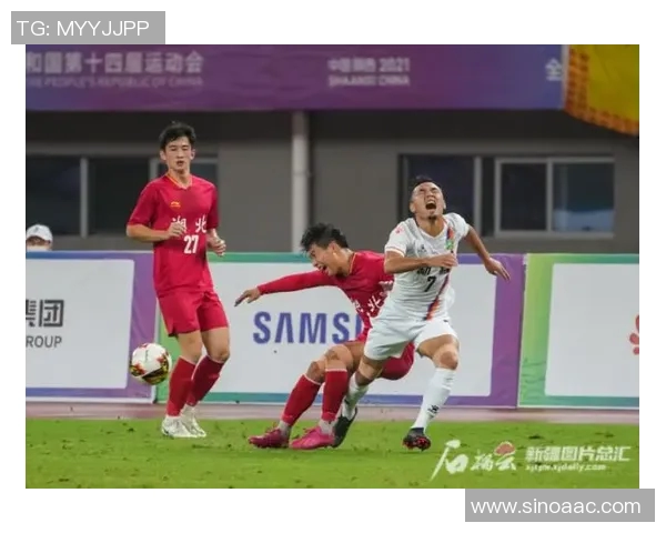 杨伟独家揭秘：深入解析足球技巧与战术心得分享